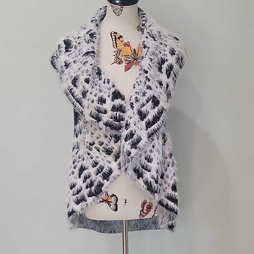 LIQUID black & white knitted eyelash vest shrug.  Soft and warm.  Size is S/M.